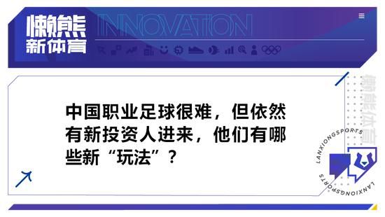 日前，由M;奈特;沙马兰执导的新片《玻璃先生》曝光了最新片场照，主演;一美詹姆斯;麦卡沃伊赤裸上身穿着黄色长裤站在房屋前的草坪旁边，与工作人员交谈